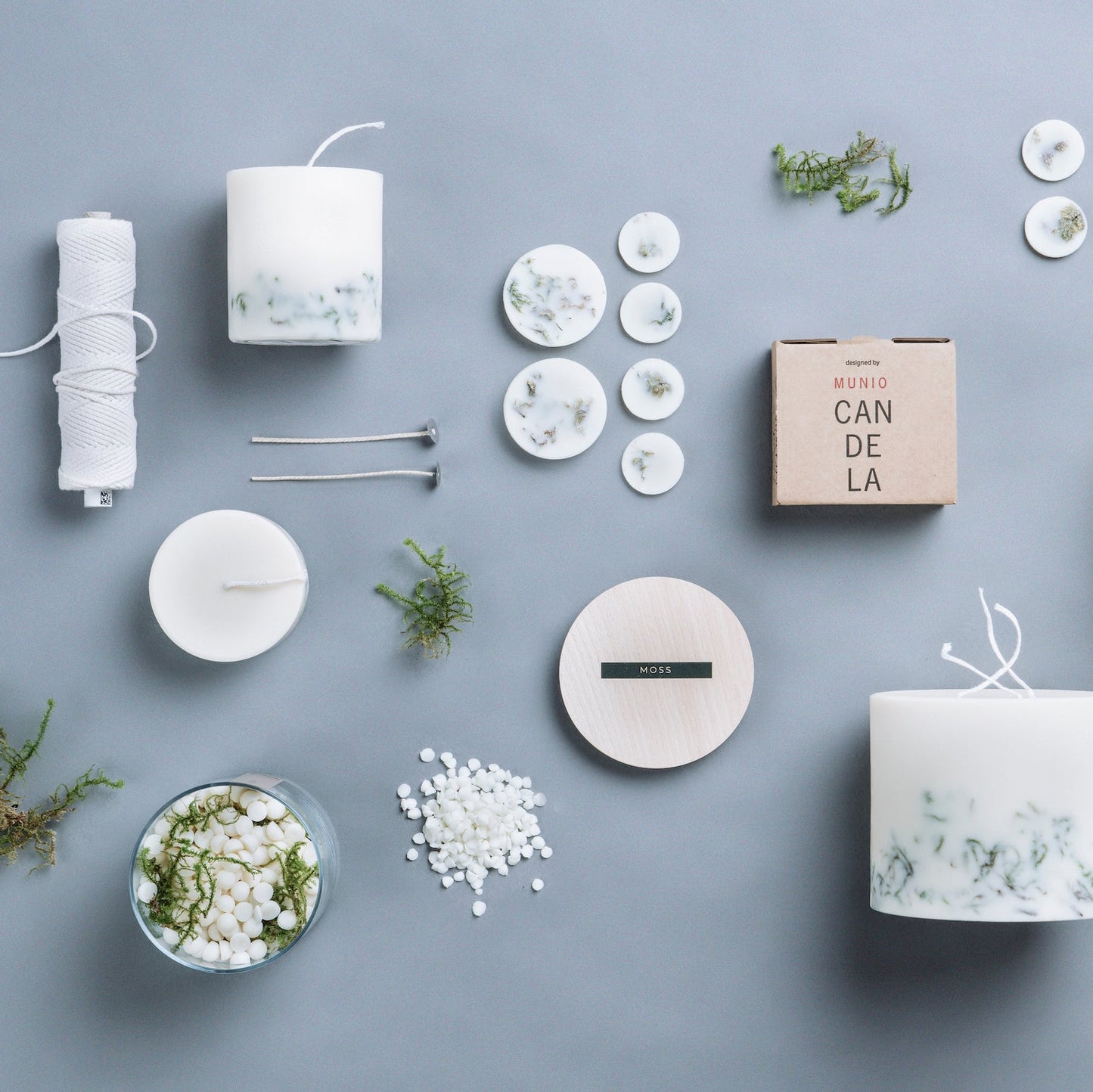 Moss pillar candle