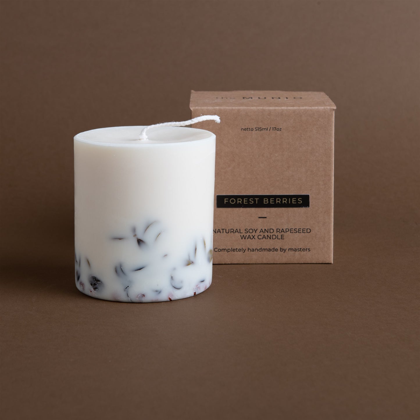 Forest berries pillar candle