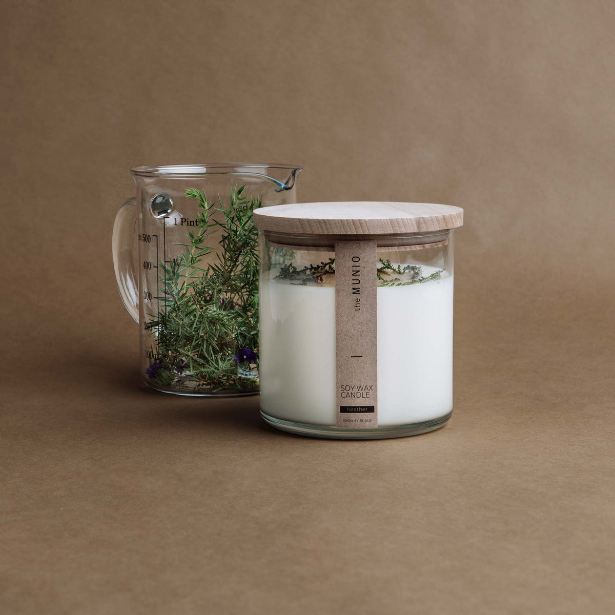 Juniper & limonium candle in a glass votive with wooden wicks – the MUNIO