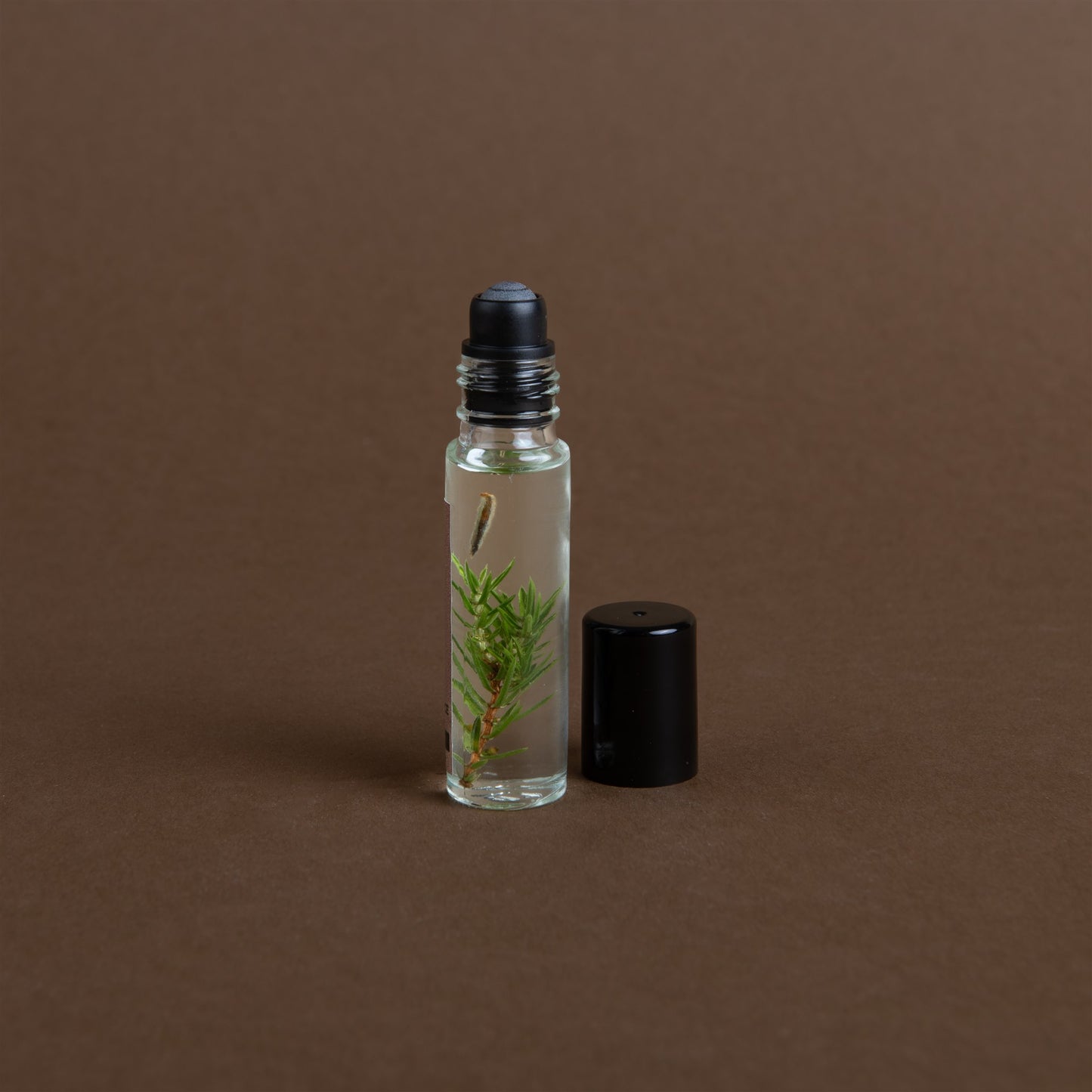 Juniper organic fragrance oil with roll