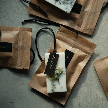 Moss wax bar freshener